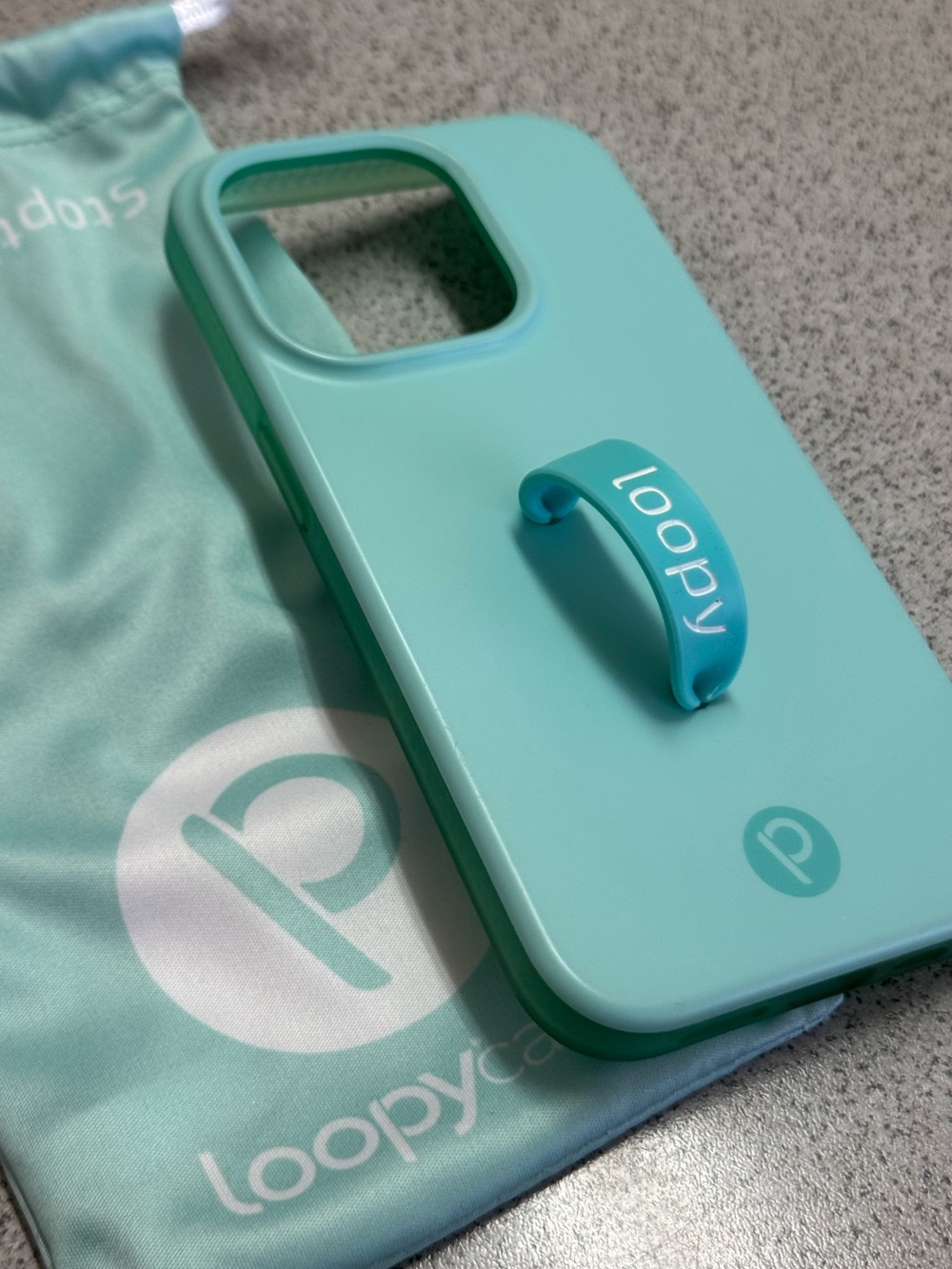 Loopy Mint Splash iphone 15Pro Case